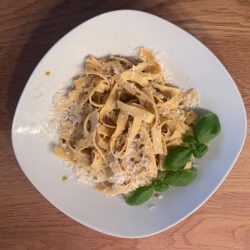 Pasta aglio olio e peperoncino